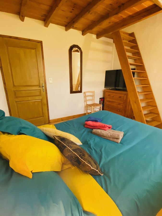 Maison Lgbt Des Monts Bleus Saint-Roman-de-Tousque Exterior foto